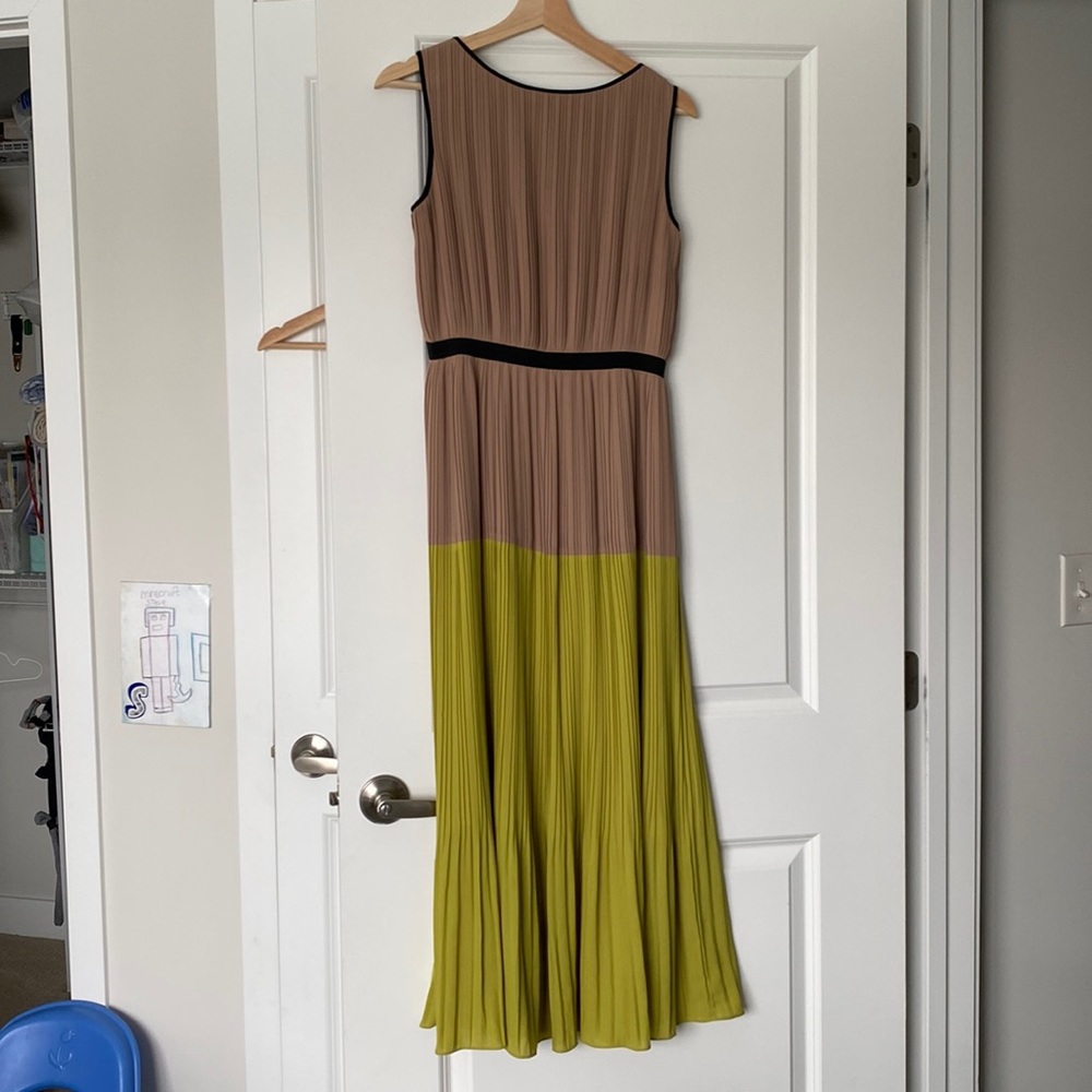 Elegant and flowing Athenian style dress.